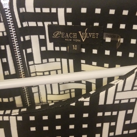 Herringbone Abstract Shift Dress - Picture 4 of 4